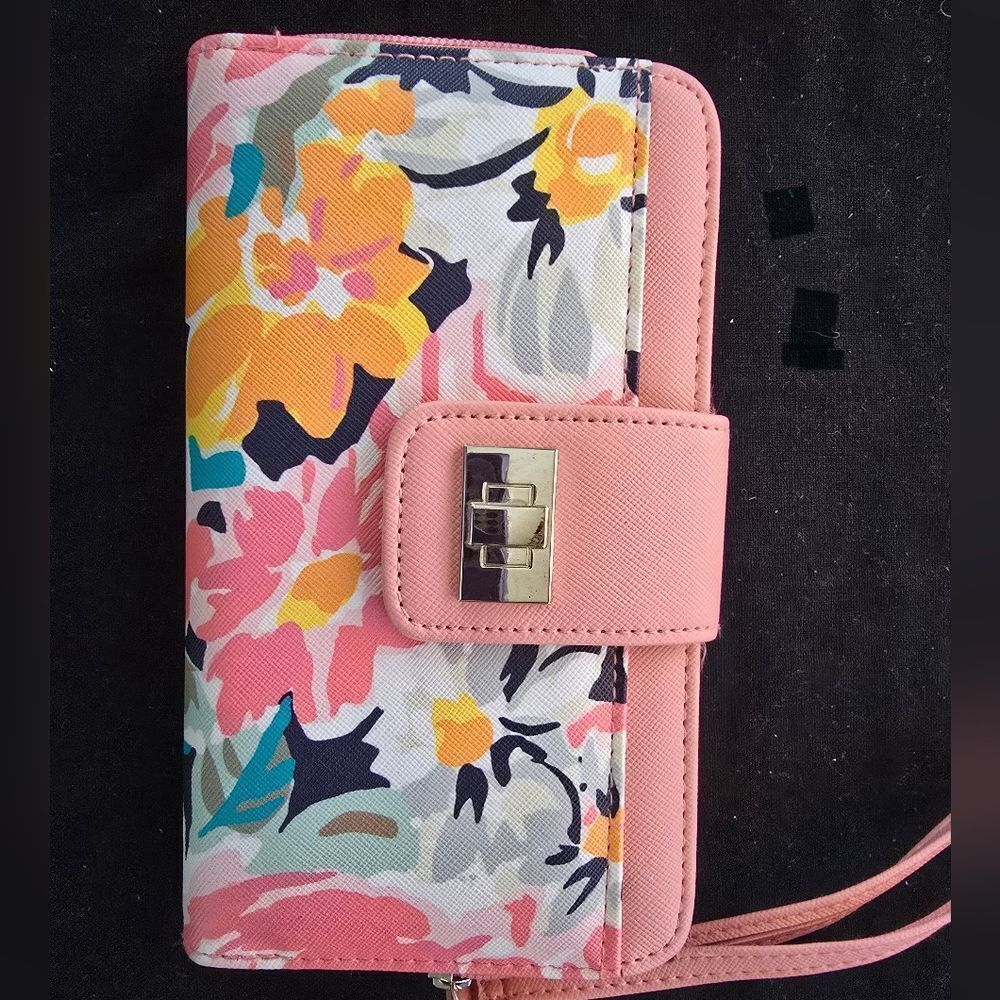 Flower Wristlet Wallet (PUR2)